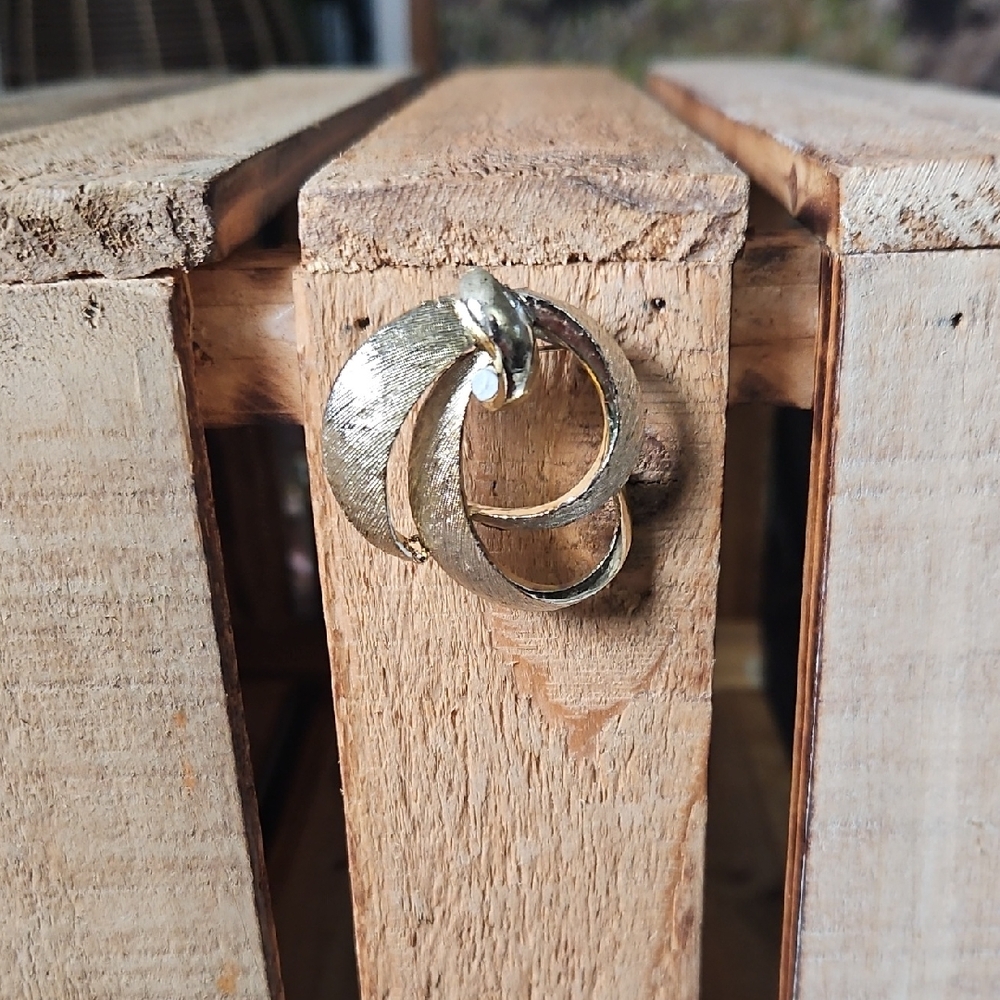 2/$25 - Elegant Gold-Tone Brooch